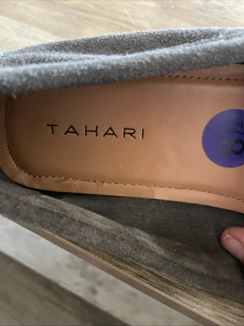 Tahari Marilu Gray suede leather slip on Loafers. Golden logo women’s 8.5 GRYCW